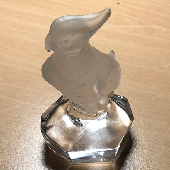 Nachtmann Crystal Creatures- Cockatoo paperweight - Picture 9 of 16
